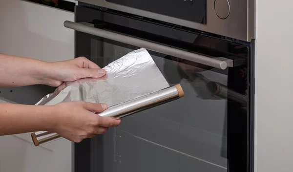 Τα 3 life hacks για το αλουμινόχαρτο που σίγουρα δεν ήξερες!