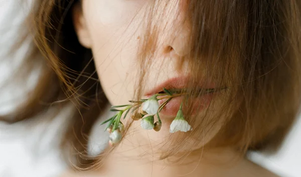 7 τροφές που εξαφανίζουν την κακοσμία στόματος