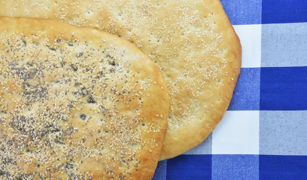 Συνταγή: Η πιο νόστιμη και εύκολη λαγάνα χωρίς μίξερ και ζύμωμα