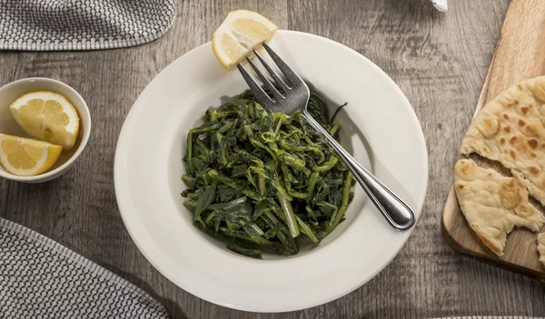 Γιατί η κρητική διατροφή συνδέεται με την μακροζωία