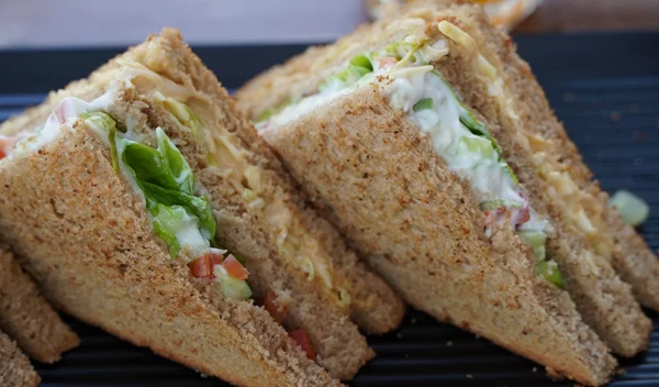 Τοστ χωρίς τυρί: 10 γεμίσεις που είναι πραγματικά νόστιμες