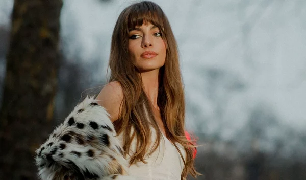 Floral & Fresh: Αυτό είναι το πολυτελές, φλοράλ άρωμα που λατρεύουν οι Γαλλίδες και έχει γίνει viral