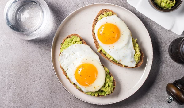 Πρόσθεσε αυτά τα 2 συστατικά στα αυγά | Ενισχύουν τη μνήμη, σύμφωνα με νευροεπιστήμονα