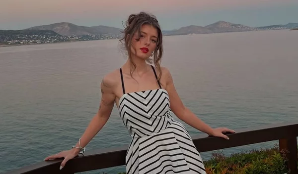 Εύη Δαέλη: Η άσκηση που ακολουθεί για γυμνασμένη πλάτη και γραμμωμένα χέρια