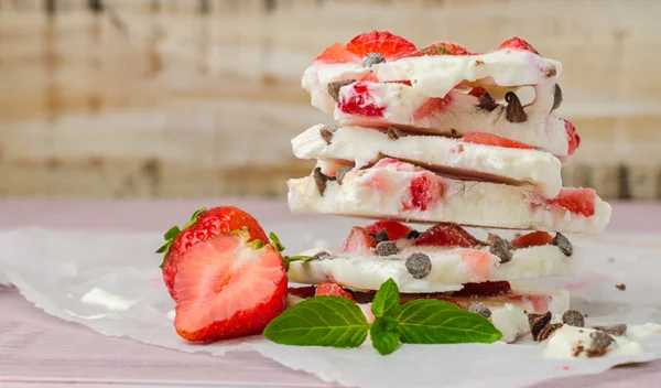 Να πώς θα απολαύσεις το γιαούρτι ως υγιεινό επιδόρπιο