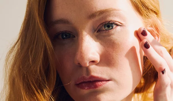 5 πρακτικές δερματολογικές συμβουλές που θωρακίζουν το δέρμα ενάντια στη γήρανση