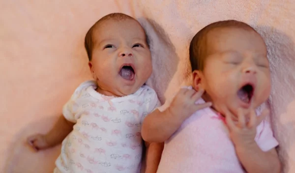 Έρευνα: Πώς μπορεί να σχετίζεται η προωρότητα με το IQ και τις σχολικές επιδόσεις