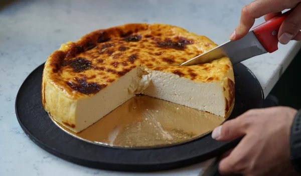 Βαρέθηκες το cheesecake; 8 ελληνικά τυρογλυκά στις light εκδοχές τους