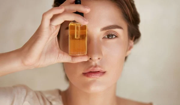 Κι όμως, αυτό το φυσικό έλαιο προστατεύει το κολλαγόνο της επιδερμίδας μας