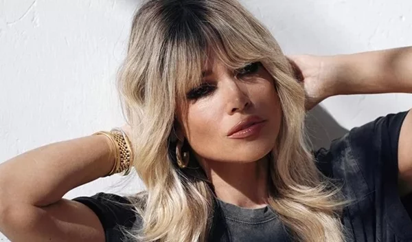 Η Βάσια Κωσταρά με την τάση νυχιών που υιοθετούν τώρα μόνο οι πιο φινετσάτες γυναίκες