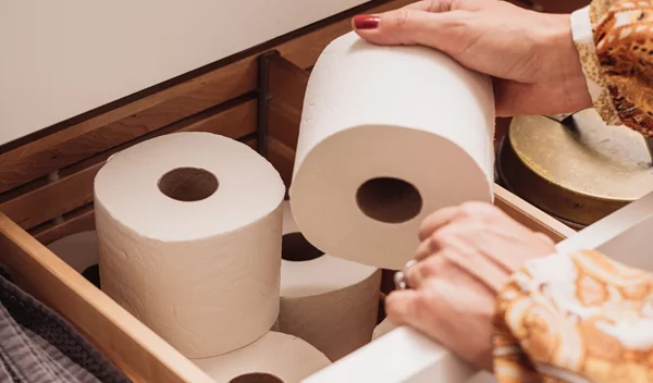 Η απίστευτη χρήση του χαρτιού υγείας που θα σώσει το ψυγείο σου!