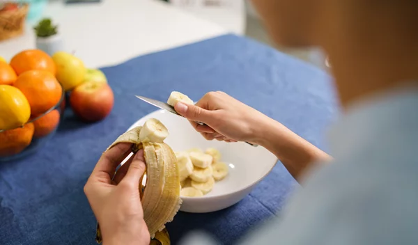 Φυλλικό οξύ (ή βιταμίνη Β9): Γιατί είναι τόσο απαραίτητο για τον οργανισμό;