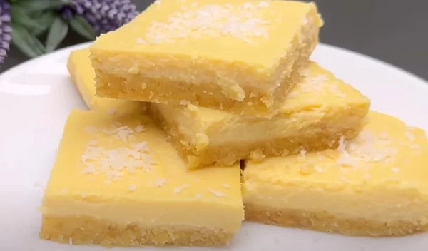 Κέικ λεμονιού χωρίς αλεύρι και ζάχαρη, έτοιμο σε 15 λεπτά!