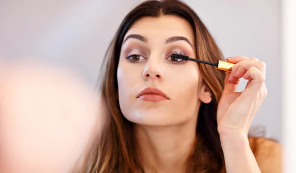 Οι mascaras που έκαναν τις βλεφαρίδες μου να δείχνουν εντυπωσιακές, σαν ψεύτικες