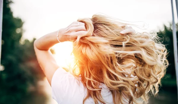 Αυτό είναι το μυστικό για να μακρύνεις (ακόμα πιο) γρήγορα τα μαλλιά σου