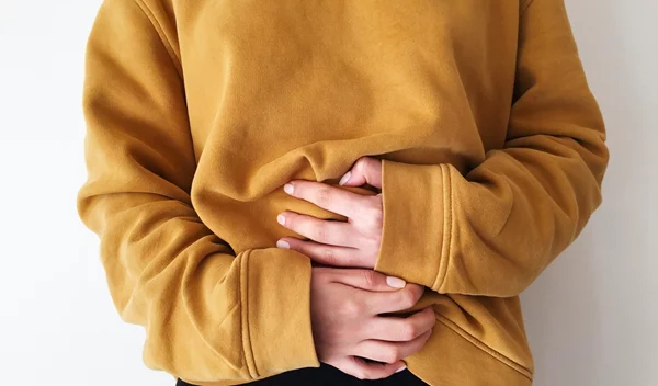 Τέσσερις τρόποι να αντιμετωπίσεις το φούσκωμα στην κοιλιά πριν καν εμφανιστεί