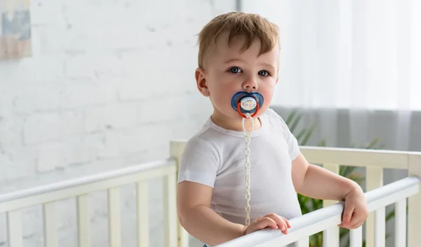 Το μωρό κλαίει: Δίνουμε αμέσως πιπίλα ή όχι;