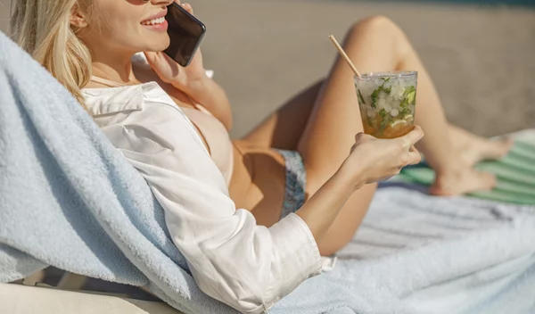 3 ροφήματα που προστατεύουν την επιδερμίδα το καλοκαίρι