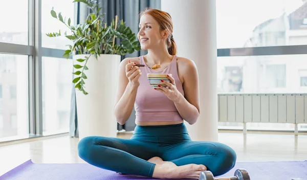 Τα 5 πιο υγιεινά σνακ πριν την προπόνηση - σύμφωνα με την personal trainer Εύα Μουστάκα