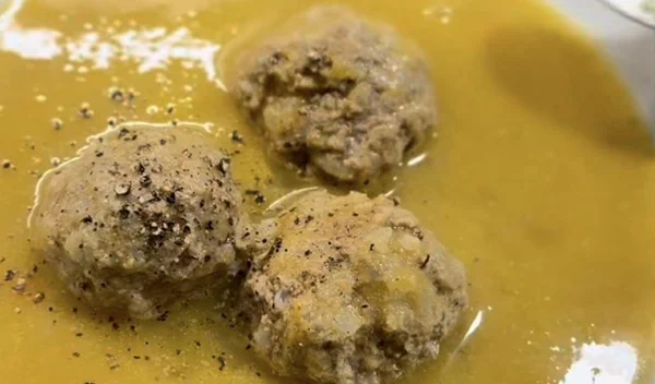 Γουβαρλάκια σε σούπα βελουτέ - η πιο νόστιμη εκδοχή του αγαπημένου φαγητού