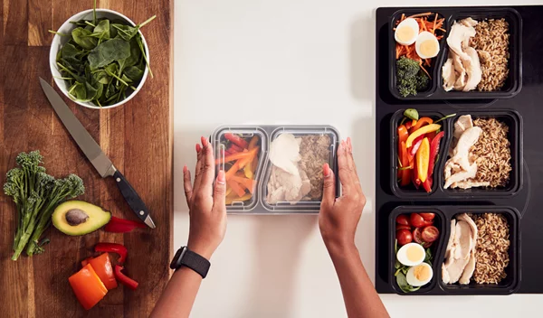 Οργανώσου εύκολα! Να πώς θα φτιάξεις την Κυριακή όλα τα γεύματα της εβδομάδας