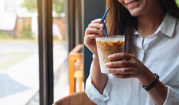 5 πρωινές συνήθειες που "καίνε" λίπος όλη τη μέρα