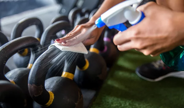 41χρονη αποκαλύπτει: Πώς έπαθε σοβαρή μόλυνση στο γυμναστήριο - τι να προσέχεις
