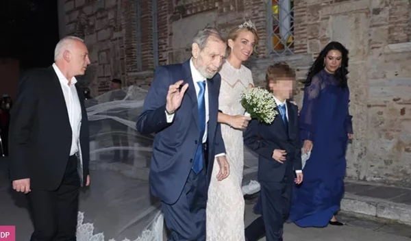 Χρυσή Βαρδινογιάννη: Το κομψό beauty look της στο γάμο της με τον Νικόλαο Ντε Γκρες