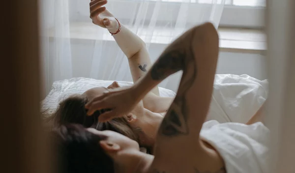 Με θέλει για σχέση ή όχι; 5 σημάδια που δείχνουν άρνηση