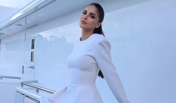 Η Αλεξάνδρα Νίκα υιοθέτησε το ίδιο νυφικό χτένισμα με την Meghan Markle