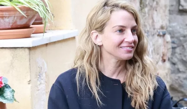 Ανανεωμένη η Χρυσή Βαρδινογιάννη: Με ολοκαίνουριο hair look στο pre wedding party με τον Νικόλαο Ντε Γκρες