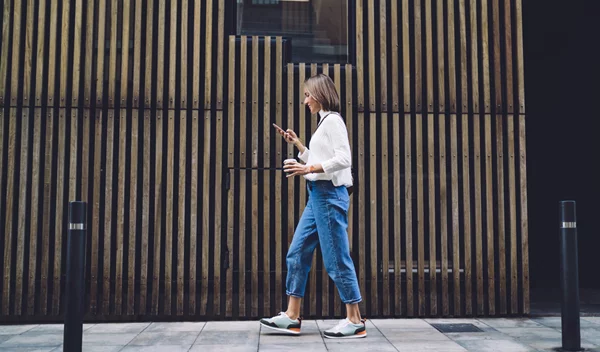 Πώς θα περπατάς 2000 επιπλέον βήματα κάθε μέρα (για μέγιστη απώλεια θερμίδων!)