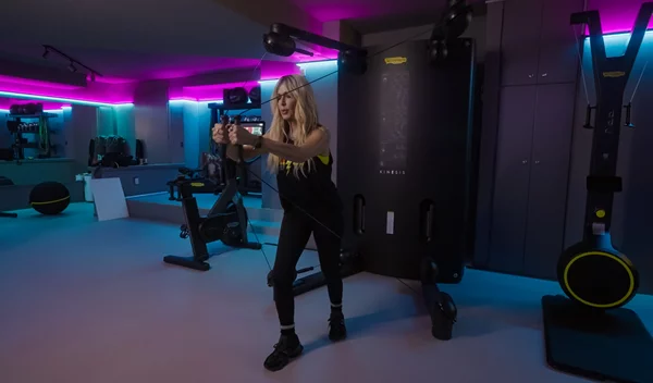 Η Άννα Βίσση δείχνει το γυμναστήριό της – Ο εξοπλισμός που τη διατηρεί σε φόρμα!