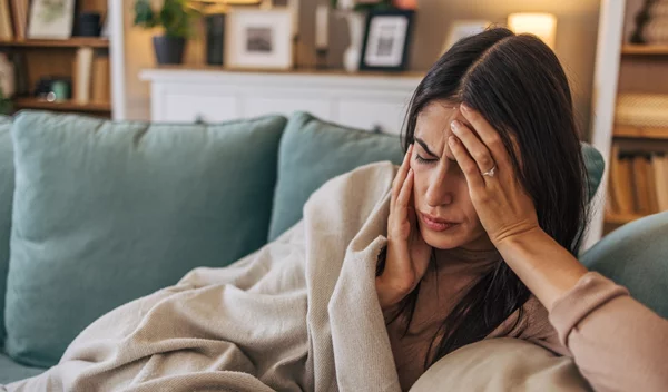 Η κεφαλαλγία γίνεται παγκόσμια μάστιγα – Οι αριθμοί σοκάρουν από το 1990 έως σήμερα