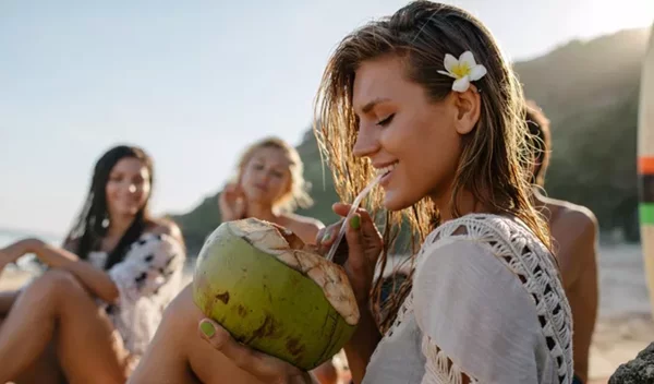 Τα 8 προϊόντα περιποίησης μαλλιών και σώματος με υπέροχα καλοκαιρινά αρώματα