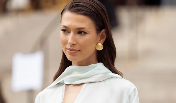 Η τάση στο make up που αναδεικνύει τις ώριμες επιδερμίδες