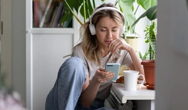 Μου αρέσει να ακούω μουσική συνέχεια. Είναι επικίνδυνο για την υγεία μου;