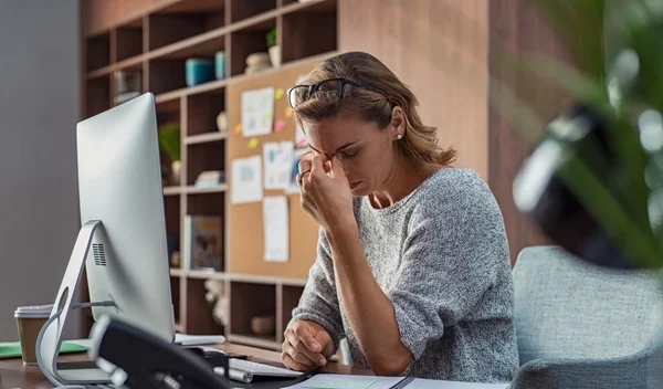 Μόλις έχασα τη δουλειά μου: Η σύμβουλος ψυχικής υγείας σου μιλά για την επόμενη μέρα