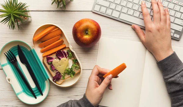 Αλμυρά, γλυκά και υγιεινά σνακ | 18 λαχταριστές ιδέες για το γραφείο