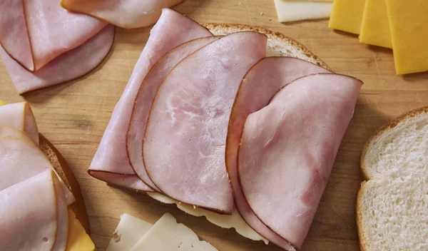 2 φέτες ζαμπόν την ημέρα αυξάνουν τον κίνδυνο για αυτήν τη νόσο