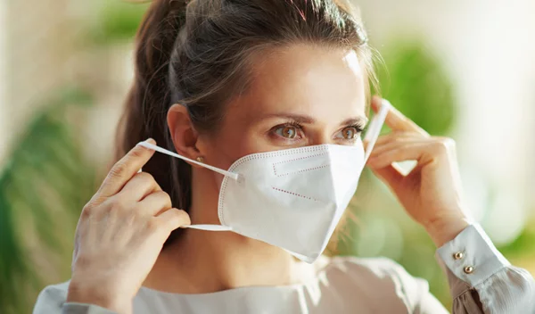 Οι νέες οδηγίες του CDC για τη μάσκα: Το 70% των Αμερικανών μπορούν να διακόψουν τη χρήση της