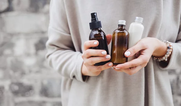 Ξεκαθάρισμα καλλυντικών: 3 προϊόντα περιποίησης που πρέπει να πετάξεις άμεσα