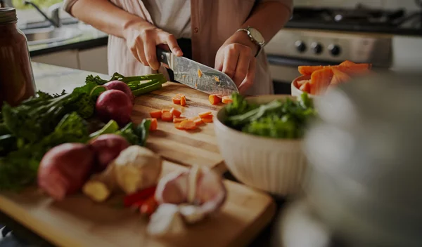 Θρεπτικά συστατικά στη διατροφή: Ποια είναι τα μικροσυστατικά και τι μας προσφέρουν;