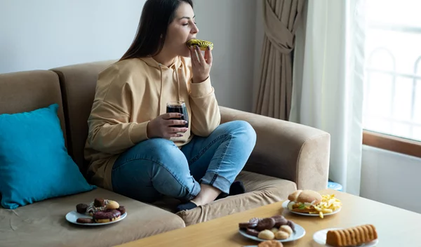 Έφαγες πολύ; Αυτές οι ασκήσεις θα σε βοηθήσουν με το φούσκωμα