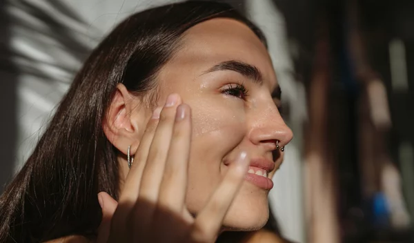 Skincare 2025: Οι κορυφαίες skincare τάσεις που πρέπει να γνωρίζεις