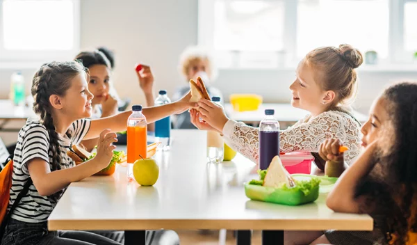 Back to school: Τα do’s και dont’s του σχολικού κολατσιού