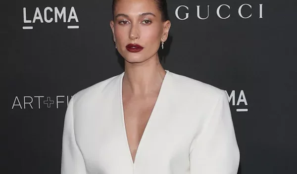 Tα vampy lips επέστρεψαν και το επιβεβαιώνουν οι διασημότερες celebrities στις πρόσφατες εμφανίσεις τους