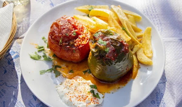 Γεμιστά: Η πιο υγιεινή παραλλαγή με κινόα και φέτα