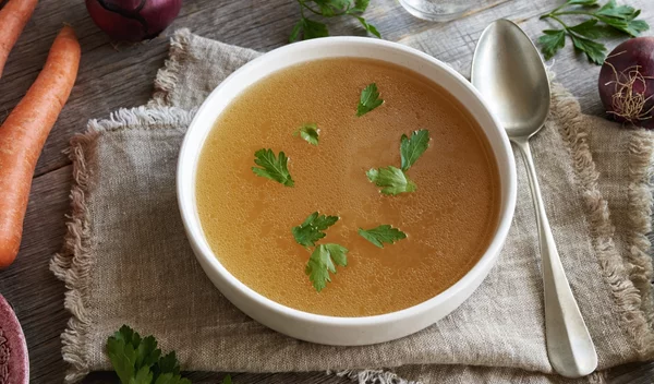 Bone broth για υγιές δέρμα, οστά και μύες: Γιατί να τον προσθέσεις στη διατροφή σου σύμφωνα με το Harvard;