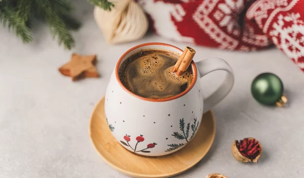 Το συστατικό που θα βάλεις στον καφέ και θα κρατήσει μακριά τις λιγούρες